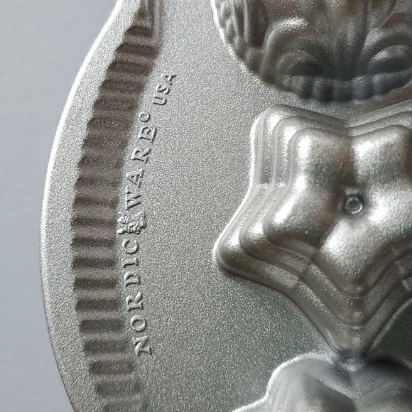 Nordic Ware Platinum Collection 30 Bundt Tea Cake - Candy Mold New Made in USA - Picture 10 of 11